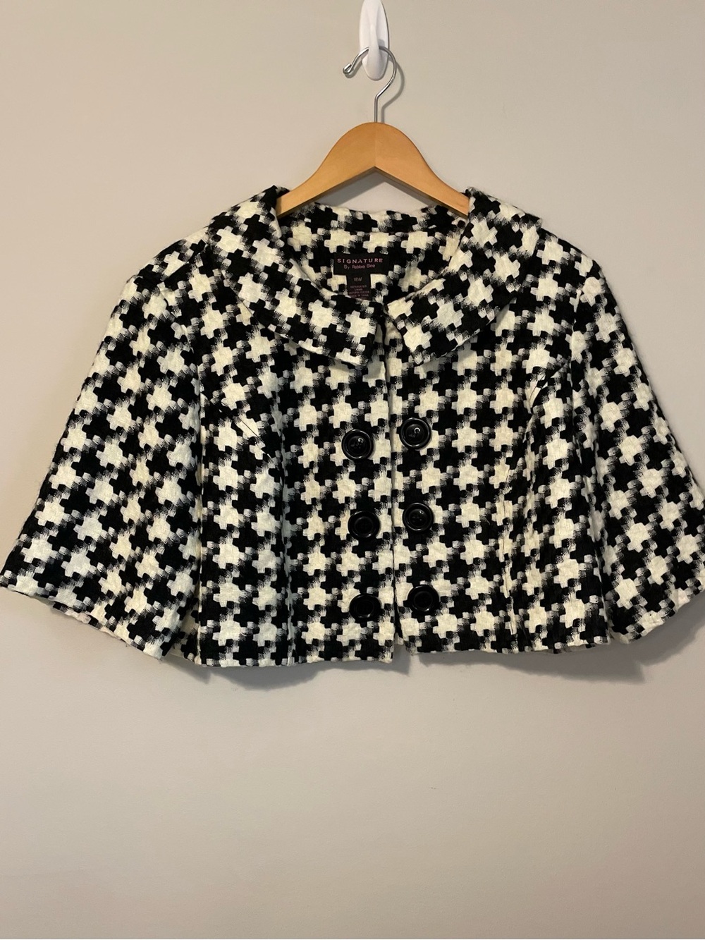 Robbie Bee Black and White Houndstooth Cropped Cape Jacket